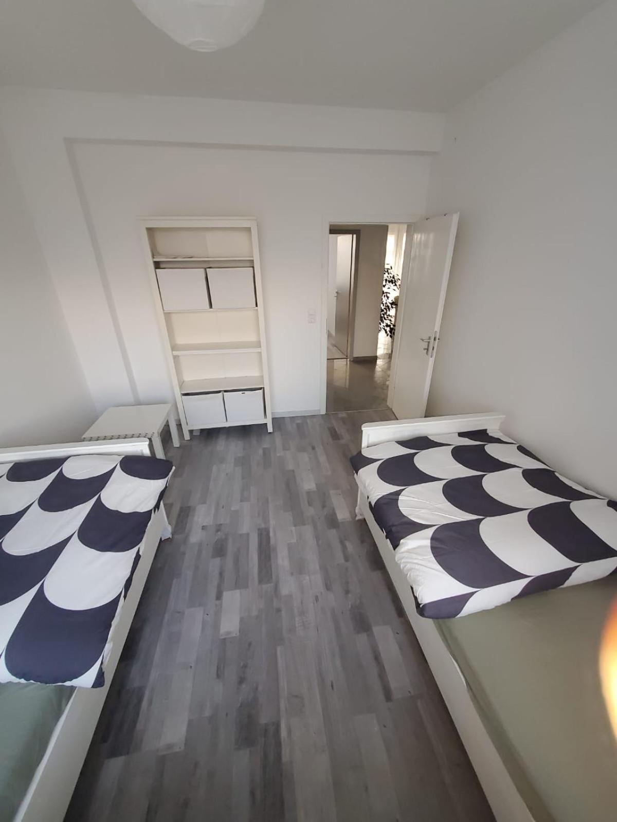 Grosse 3 Zi Wohnung Auf Der Pferde Farm Лар Экстерьер фото