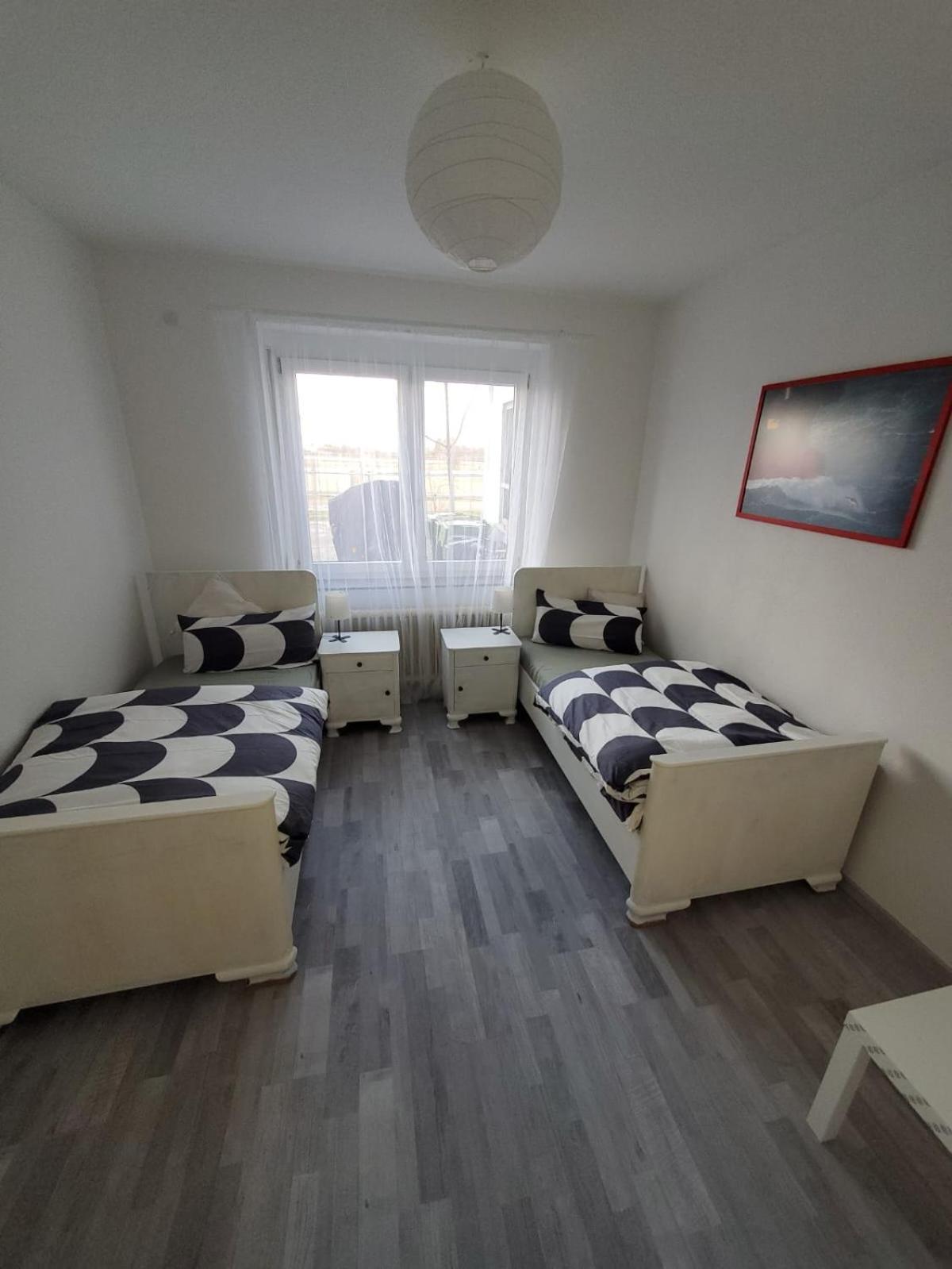 Grosse 3 Zi Wohnung Auf Der Pferde Farm Лар Экстерьер фото